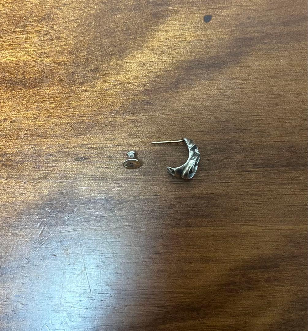 CHROME HEARTS カーブドティアドロップ ピアス シルバー