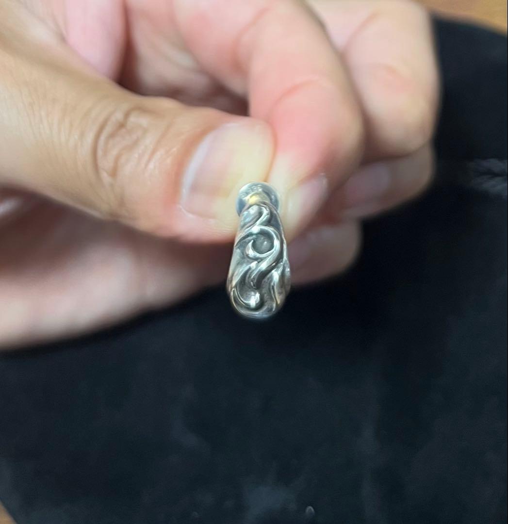 CHROME HEARTS カーブドティアドロップ ピアス シルバー