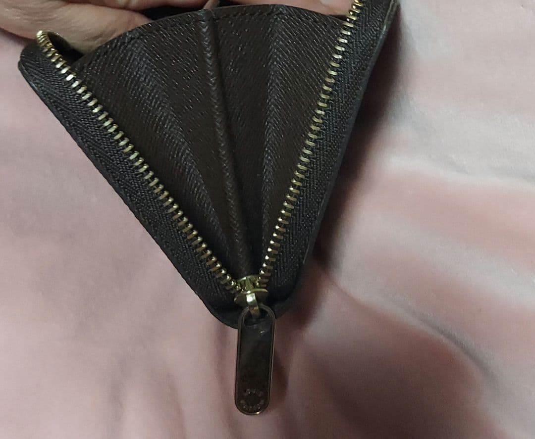 ルイヴィトン　ダミエ　二つ折り財布　パース