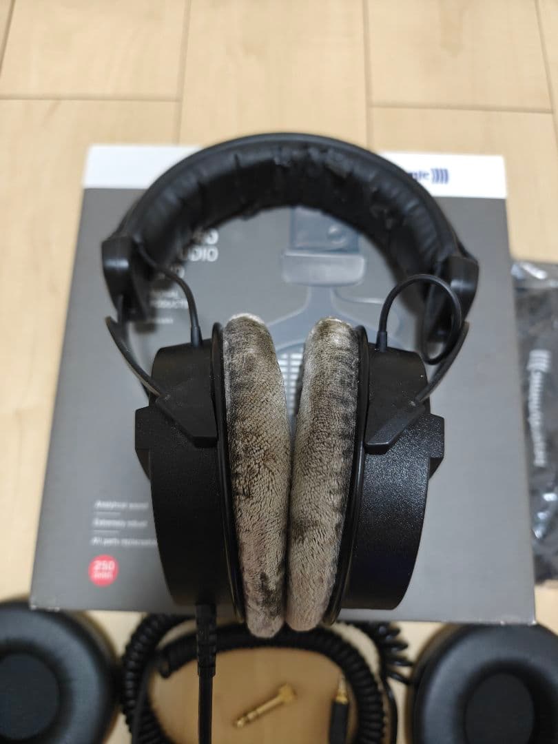Beyerdynamic DT 990 PRO ヘッドホン