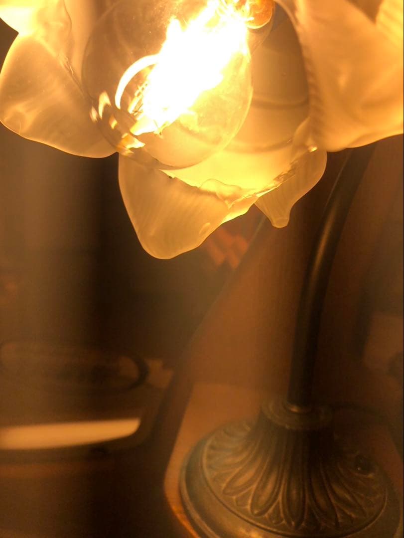 更に、値下げ！クラシック木製ドレッサー・ミラー・照明付き