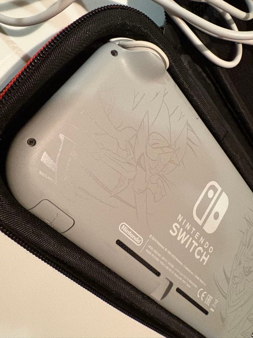 switch ライト　限定ザシアン・ザマゼンタモデル＆ピカチュウヘッドホンセット