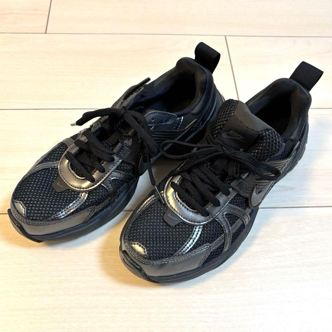正規品 美品 ナイキ NIKE W V2K RUN 24.5㎝ BLACK