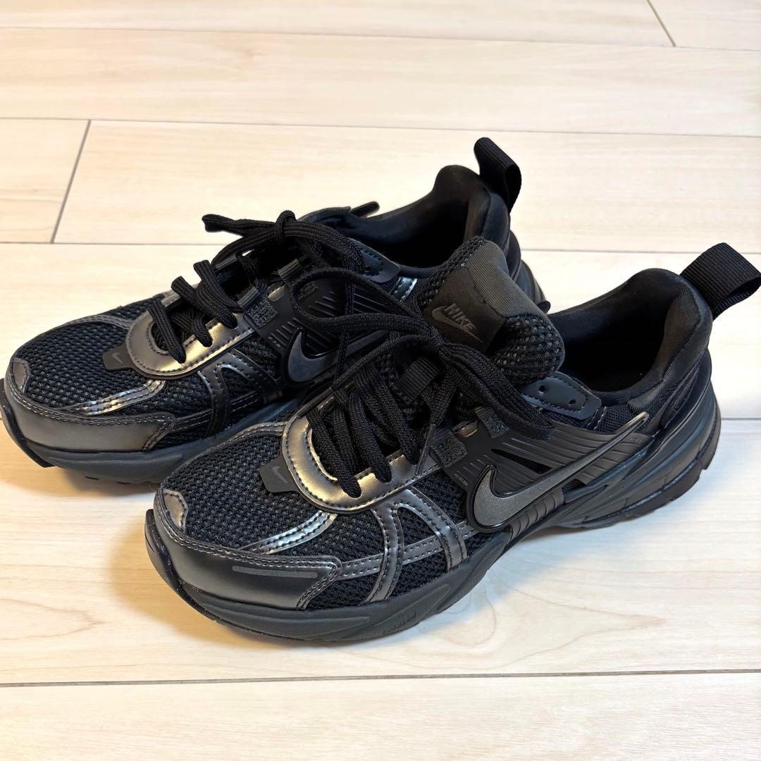 正規品 美品 ナイキ NIKE W V2K RUN 24.5㎝ BLACK