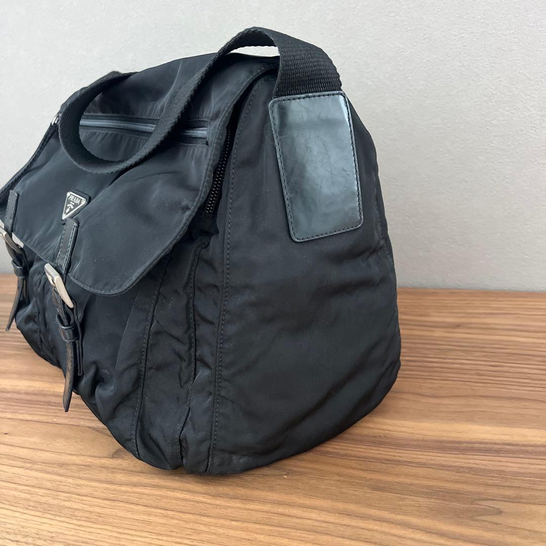PRADA メッセンジャーバッグ ショルダーバッグ ブラック シルバー金具