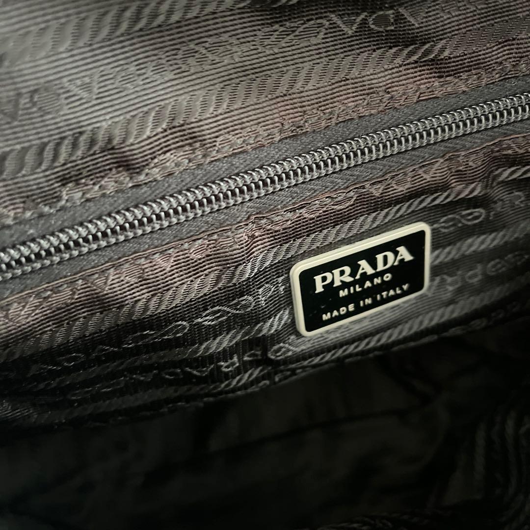 PRADA メッセンジャーバッグ ショルダーバッグ ブラック シルバー金具