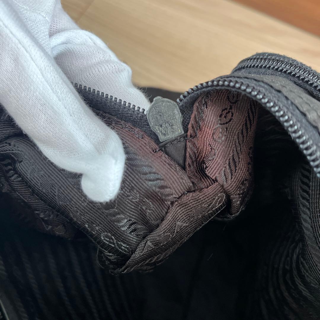 PRADA メッセンジャーバッグ ショルダーバッグ ブラック シルバー金具