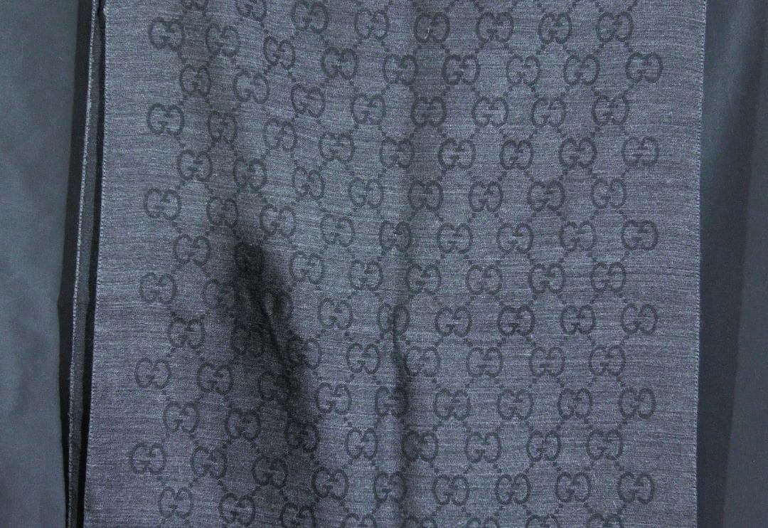 GUCCI グッチ　大判マフラー　D548