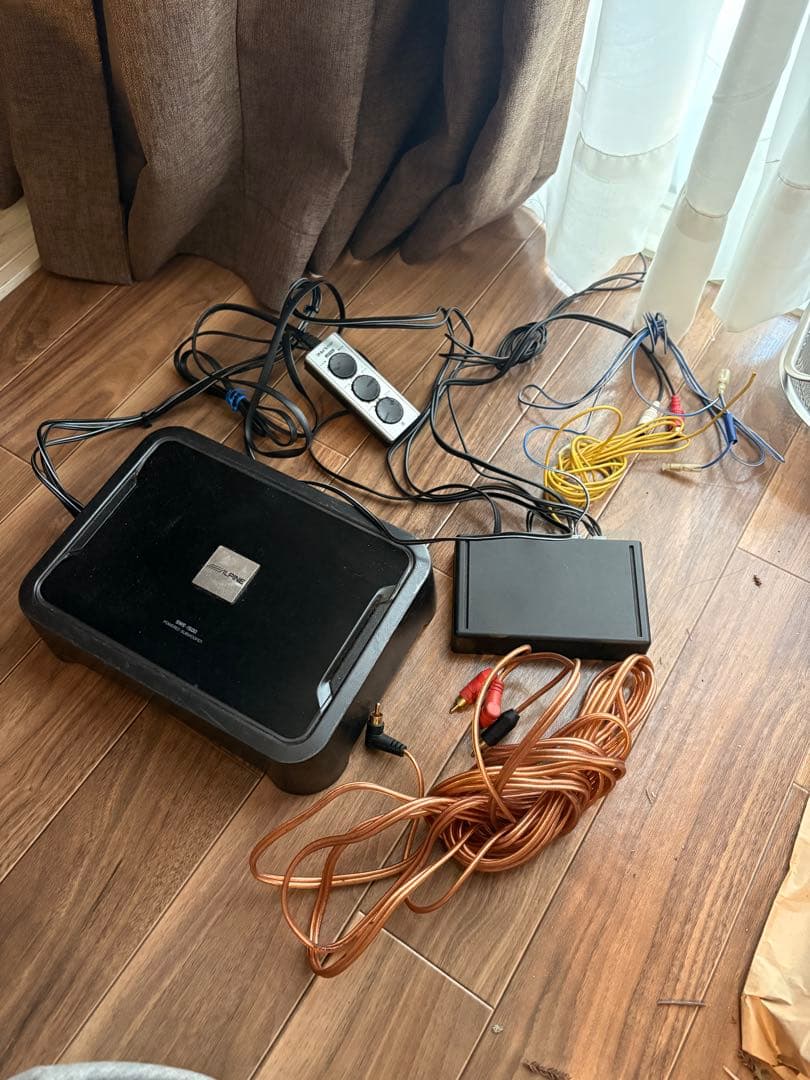 ALPINE ウーファー　コンパクトサブウーハー　SWE-1500 動作確認済み