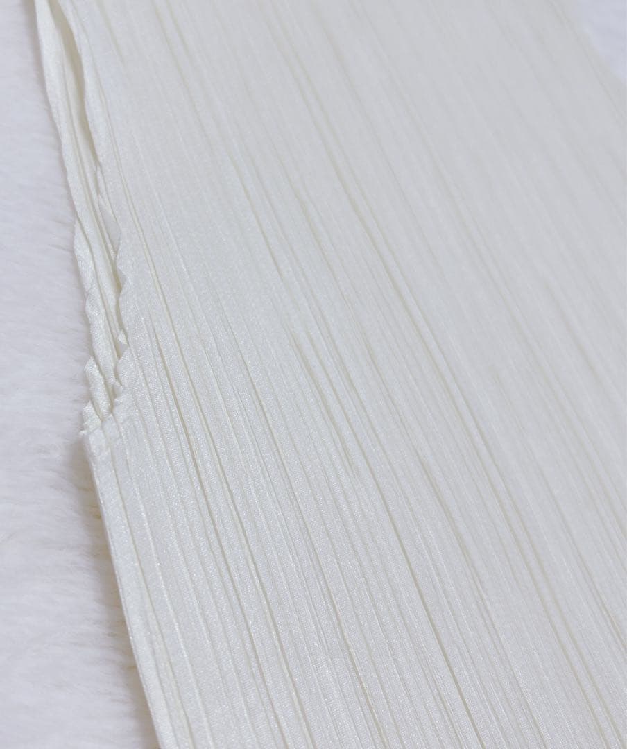 極美品✩プリーツプリーズ イッセイミヤケ ノースリーブ トップス ハイネック L