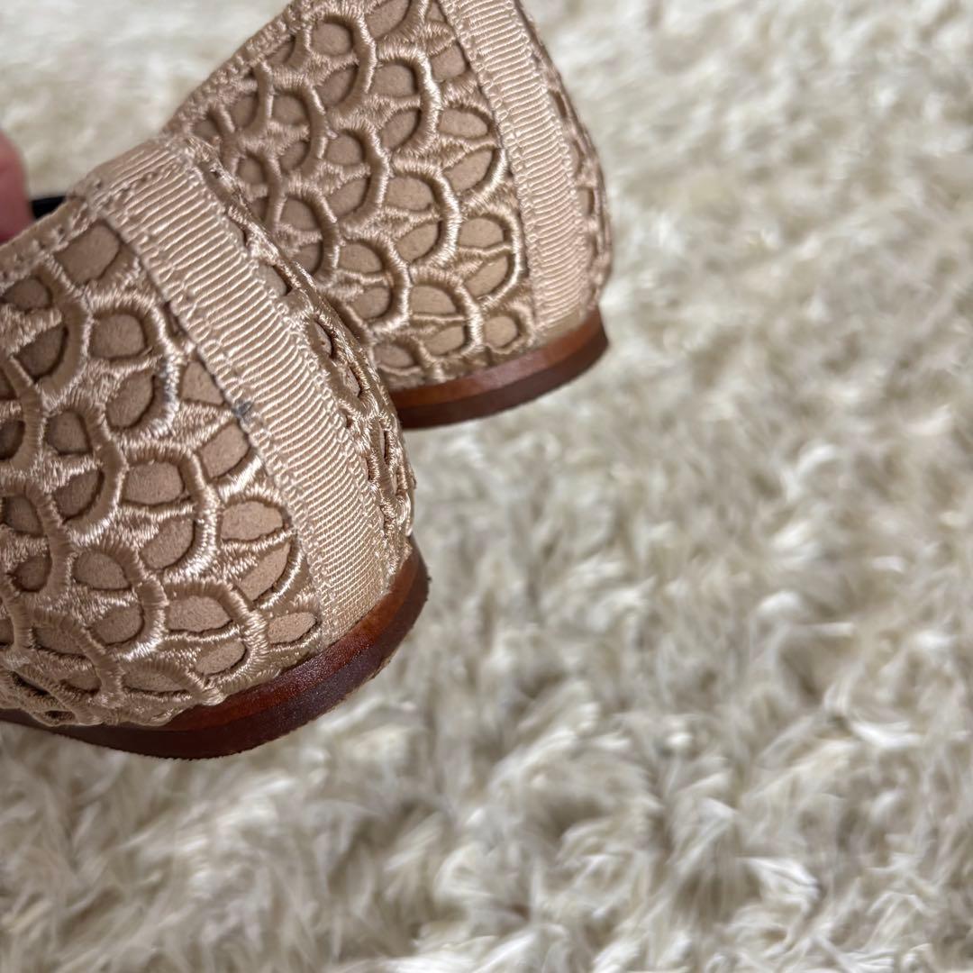 【美品】ルタロン スクエアクロシェストラップフラットシューズ メッシュ ベージュ