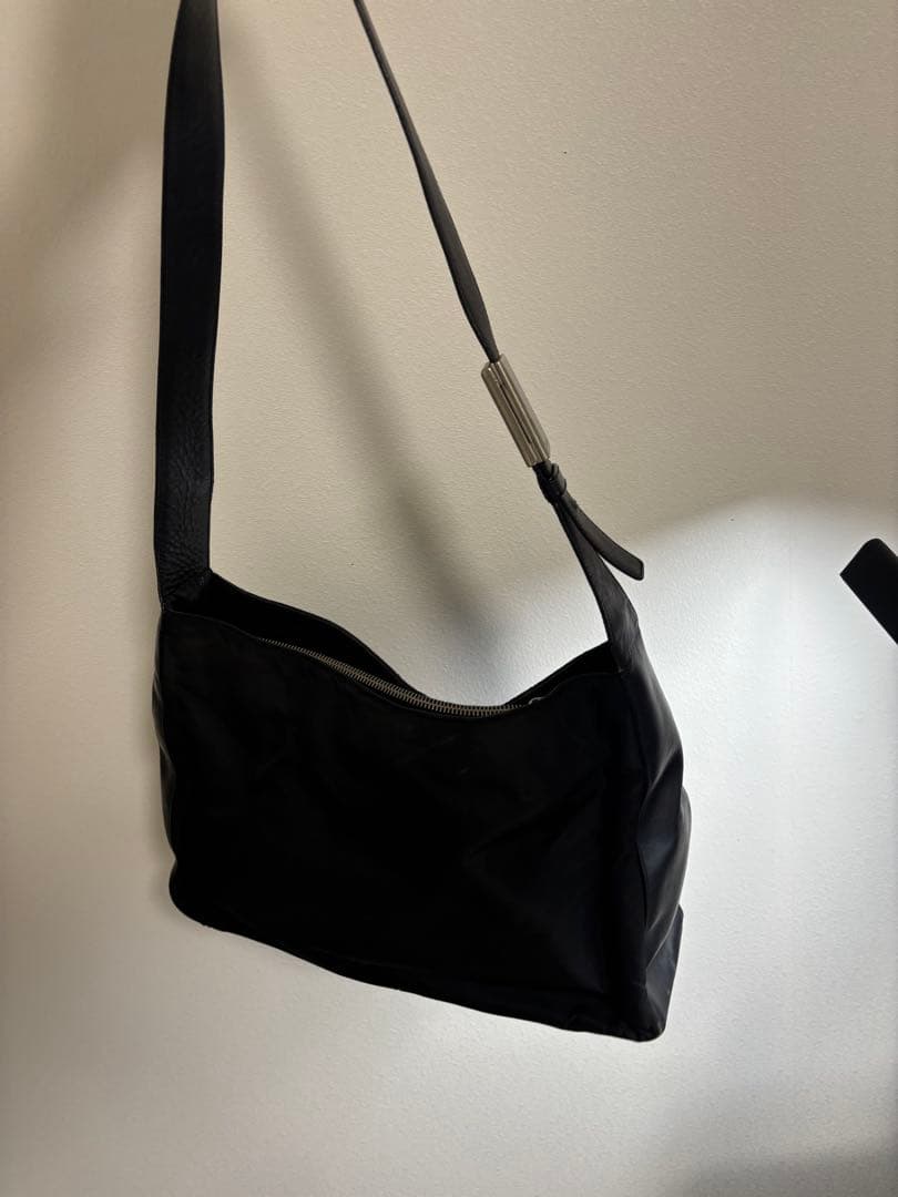 prada レザーショルダーバッグ