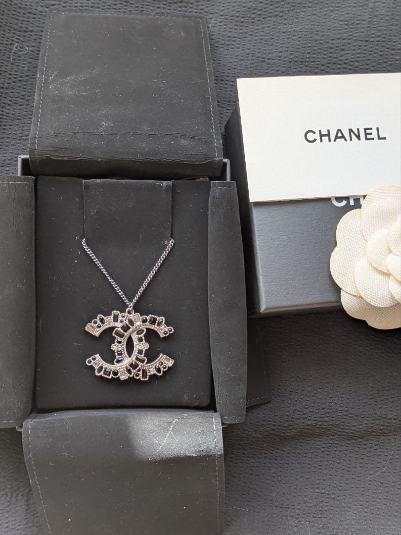 CHANEL ロゴペンダントネックレス