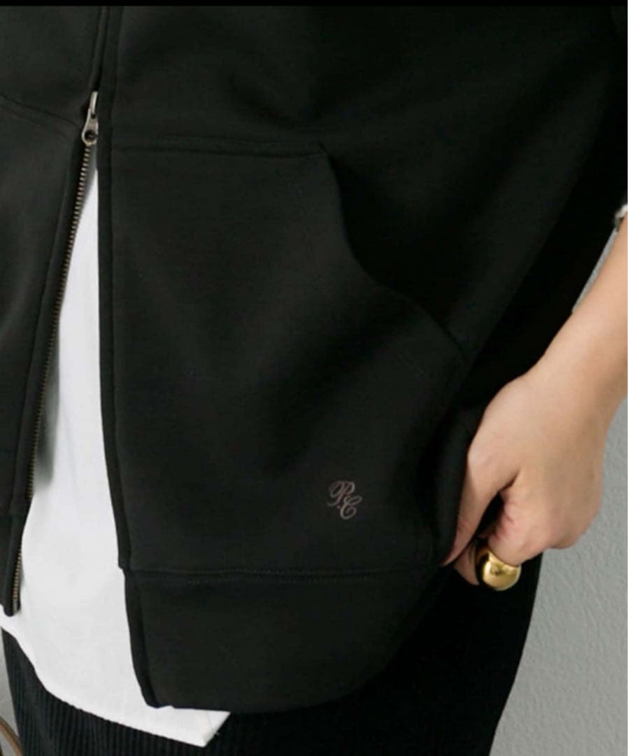 新品タグ付き⭐︎ピュアルセシン⭐︎ダンボールWジップパーカー