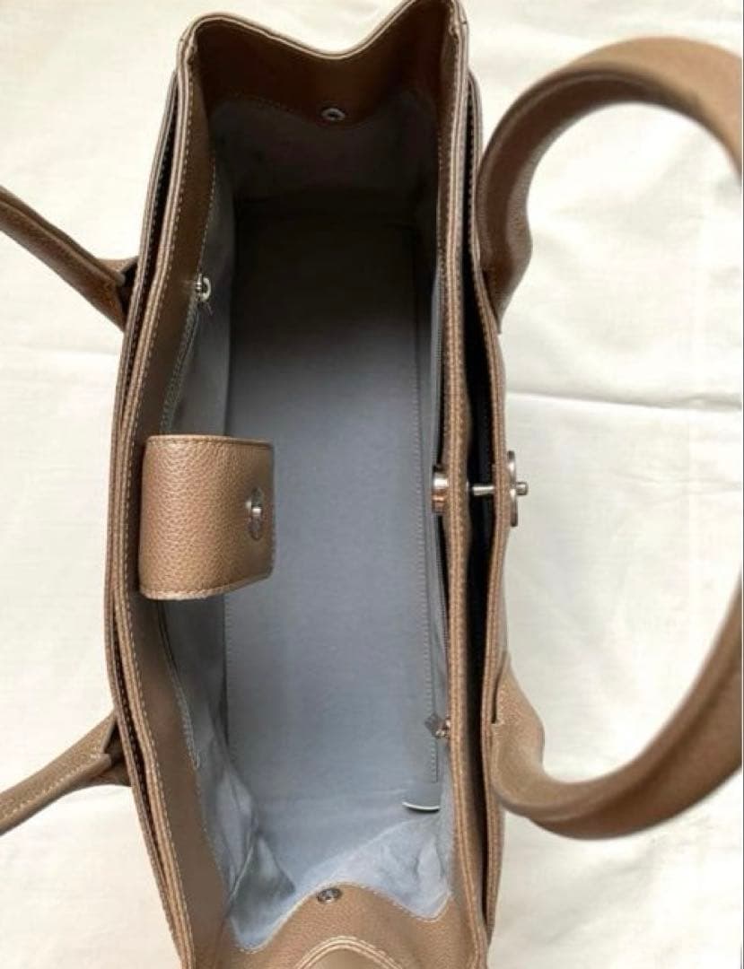 CHANEL　エグゼクティブトート スモール ベージュ ココマーク シルバー