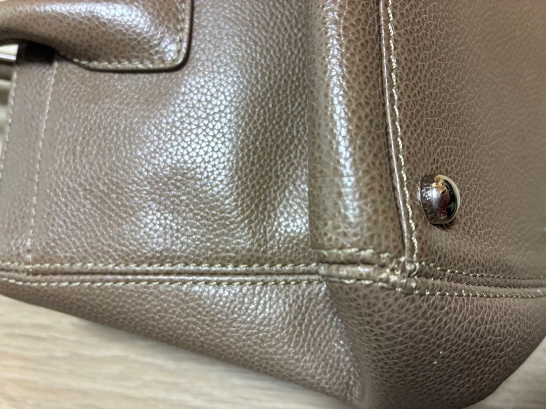 CHANEL　エグゼクティブトート スモール ベージュ ココマーク シルバー