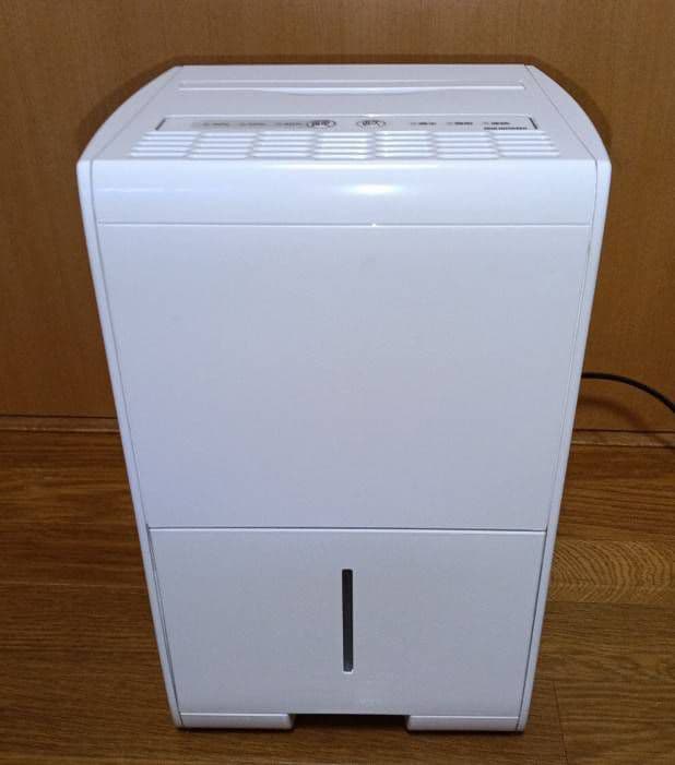 アイリスオーヤマ【美品】衣類乾燥除湿機。