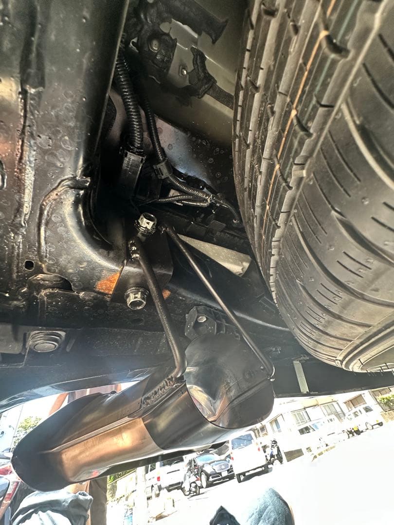 ランドクルーザー300 モデリスタ　左右出し　2本出し　マフラーカッター