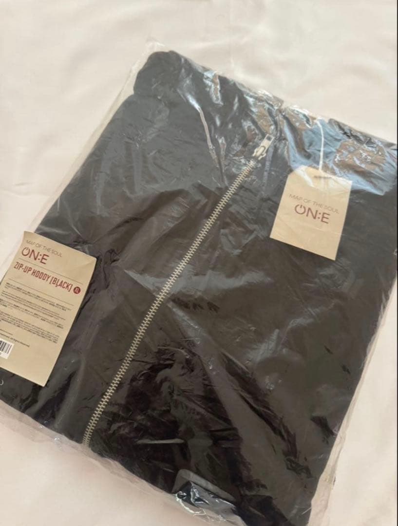 BTS MAPOFTHE SOUL ON:E フーディー パーカー 新品未使用