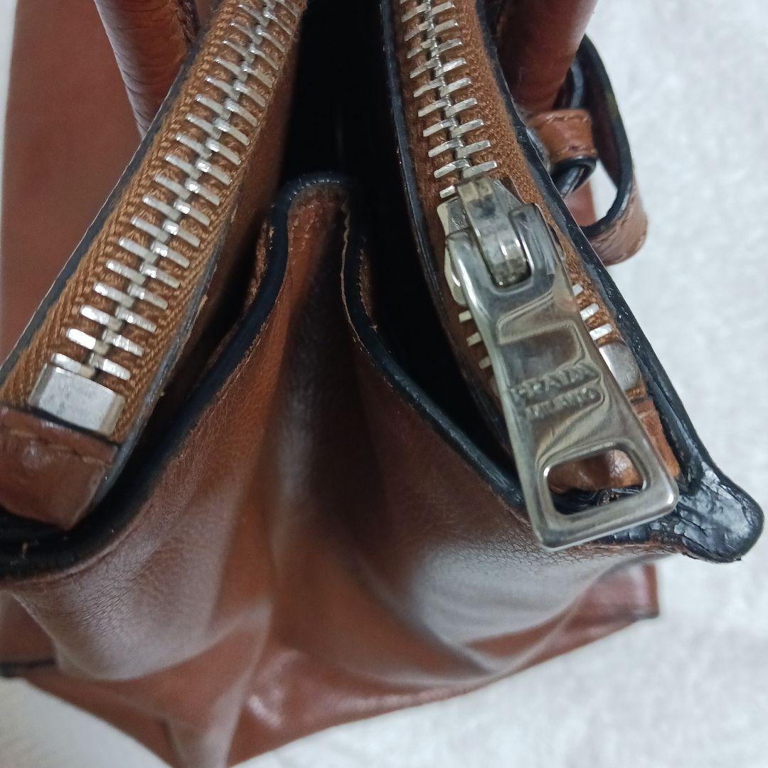 PRADA　ブラウンレザー トートバッグ ジッパー付き