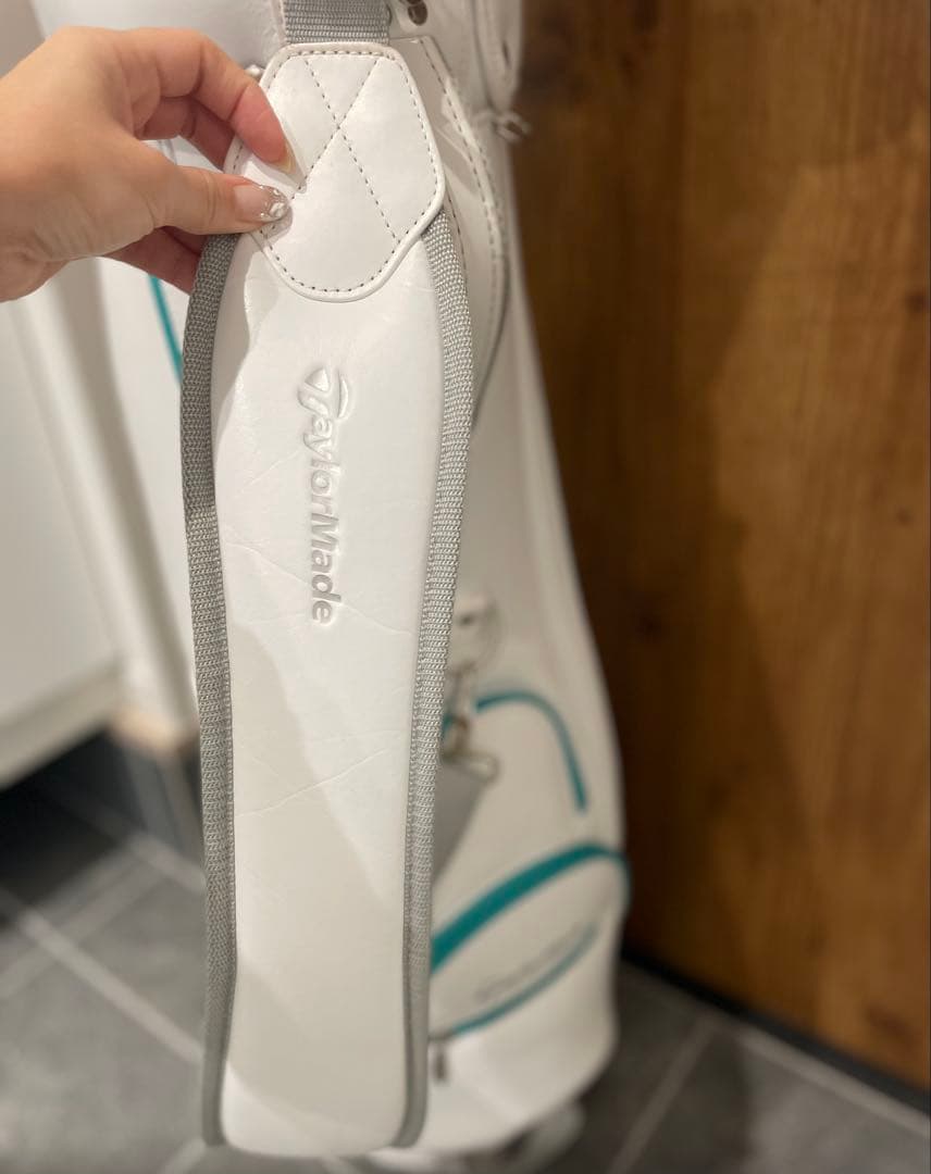 ⭐︎ryu-pichi⭐︎　テーラーメイドゴルフバッグ白レディース