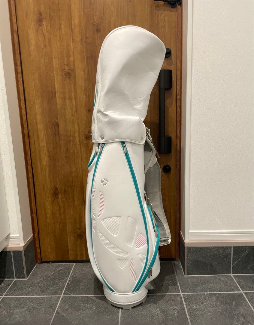 ⭐︎ryu-pichi⭐︎　テーラーメイドゴルフバッグ白レディース
