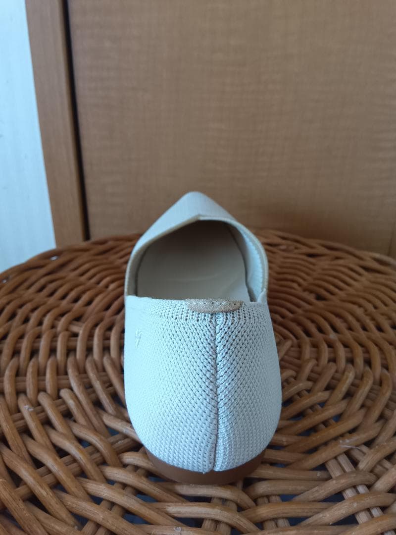 新品✨️VIVAIA ポインテッドトゥ゙フラッシューズ