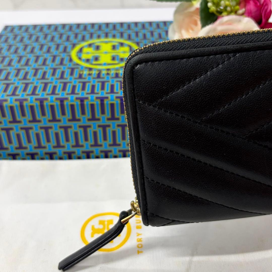 新品同様‼️ 現行　トリーバーチ　長財布　キラ　シェブロン　ラウンドファスナー