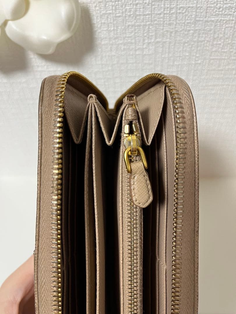 PRADA プラダ サフィアーノ ラウンドファスナー 長財布 ベージュ 三角ロゴ