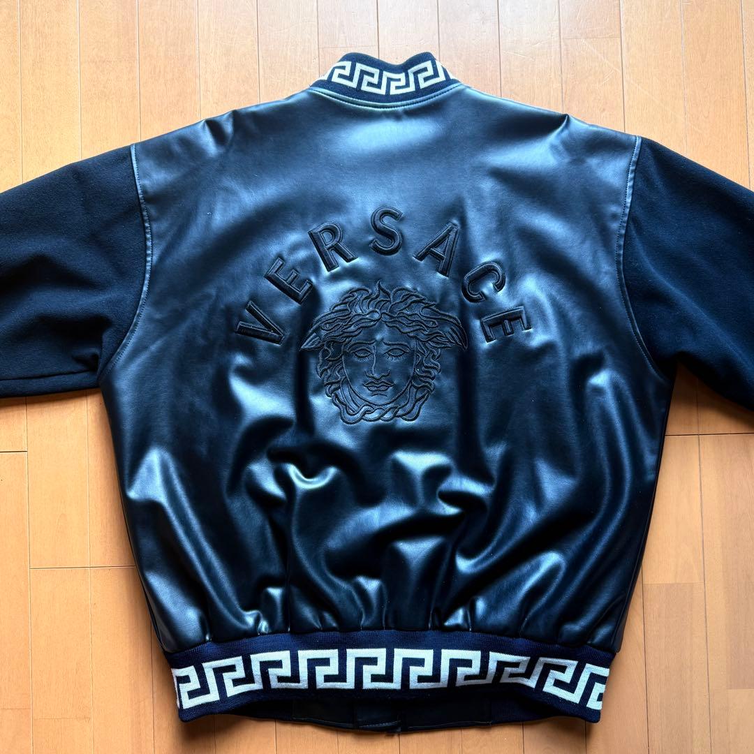 ヴェルサーチェ メデューサ レザースタジャン ジャケット