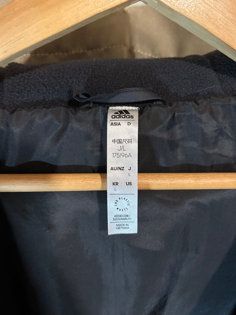 adidas 黒 ダウンコート フード付　未使用