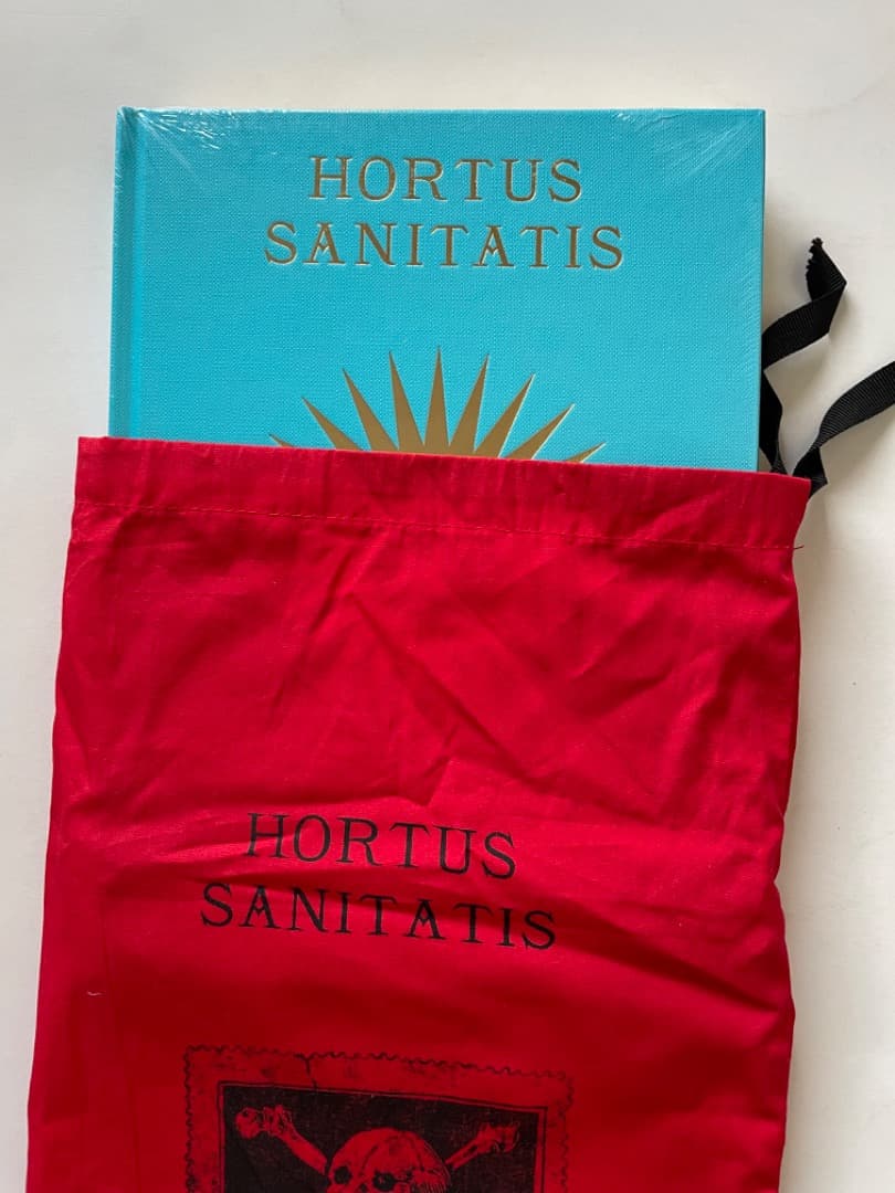 GUCCI 写真集 『Hortus Sanitatis』ポーチ付 未開封