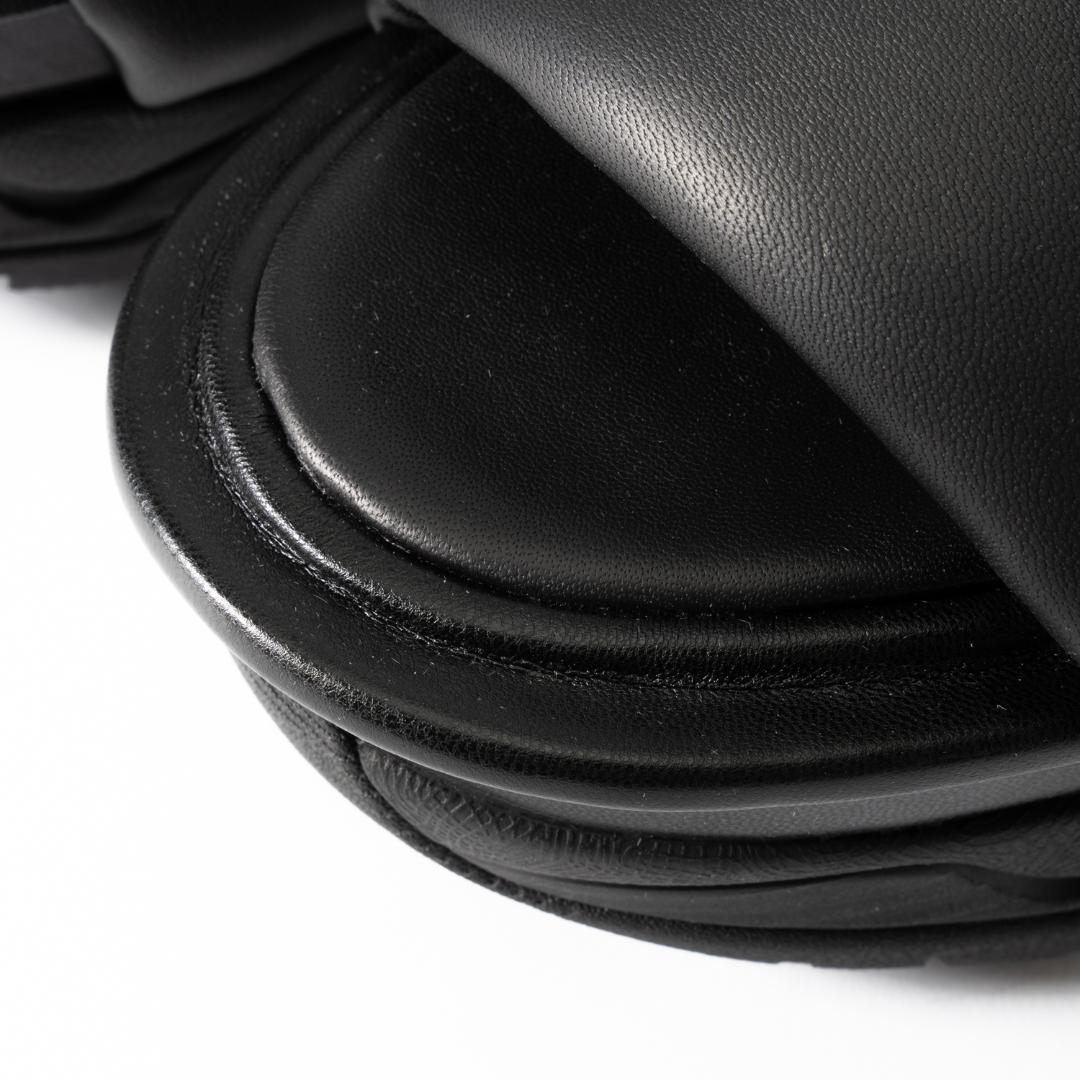 新品 TOGA VIRILIS BLACK SOFT LEATHER 43