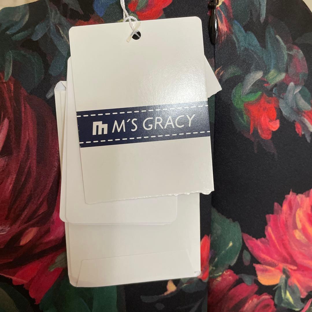 新品未使用　エムズグレイシー　黒地に薔薇柄　ウエストリボン　ワンピース　タグ付き