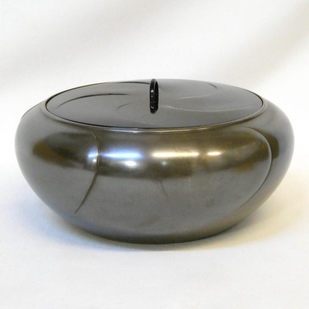 一ノ瀬宗辰作 高村表恵作塗蓋添 砂張銅 捻梅水指 唐銅 茶道具