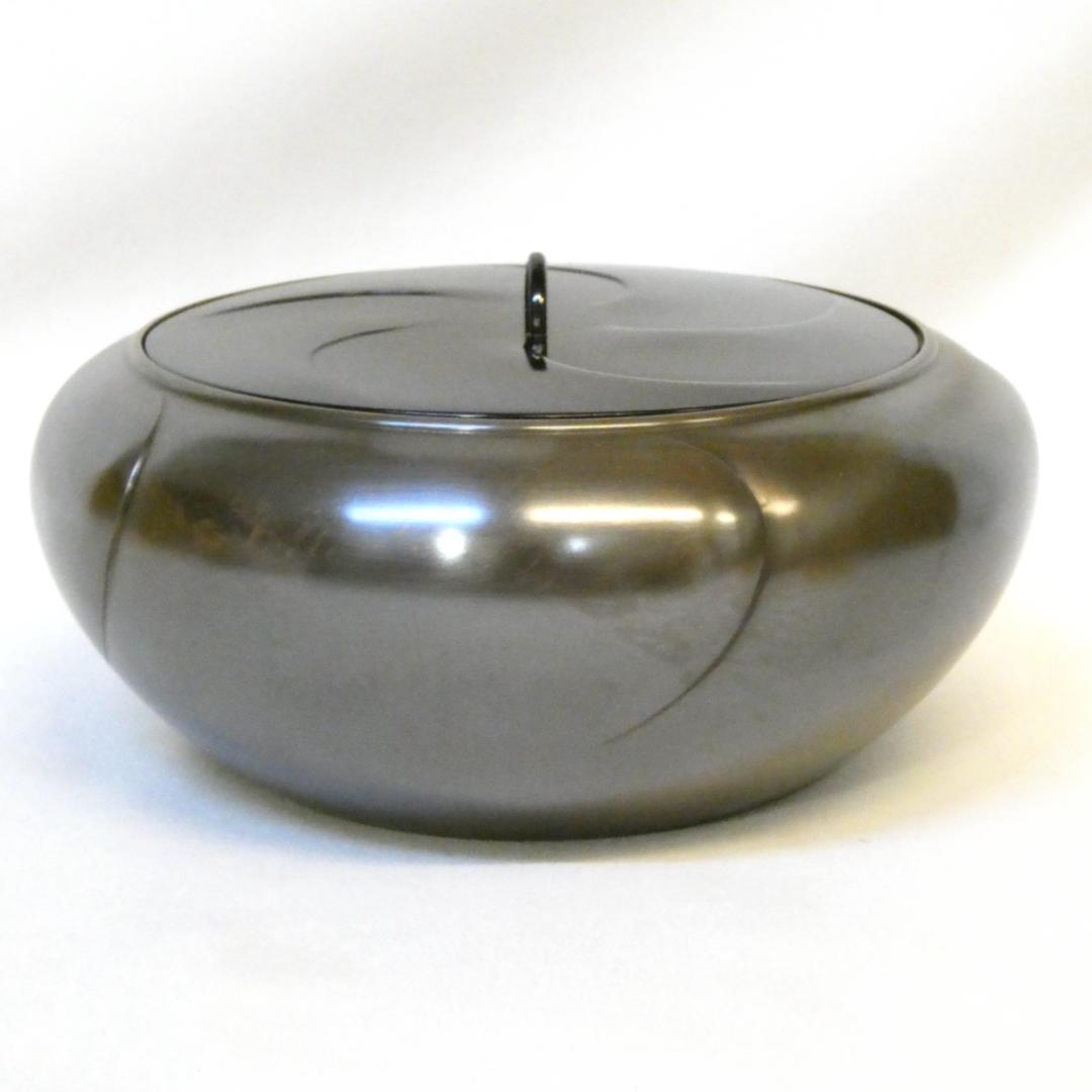 一ノ瀬宗辰作 高村表恵作塗蓋添 砂張銅 捻梅水指 唐銅 茶道具