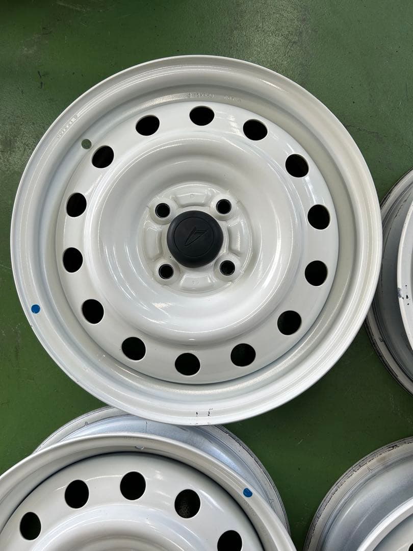 ダイハツ純正メーカーオプション？ホワイトホイール