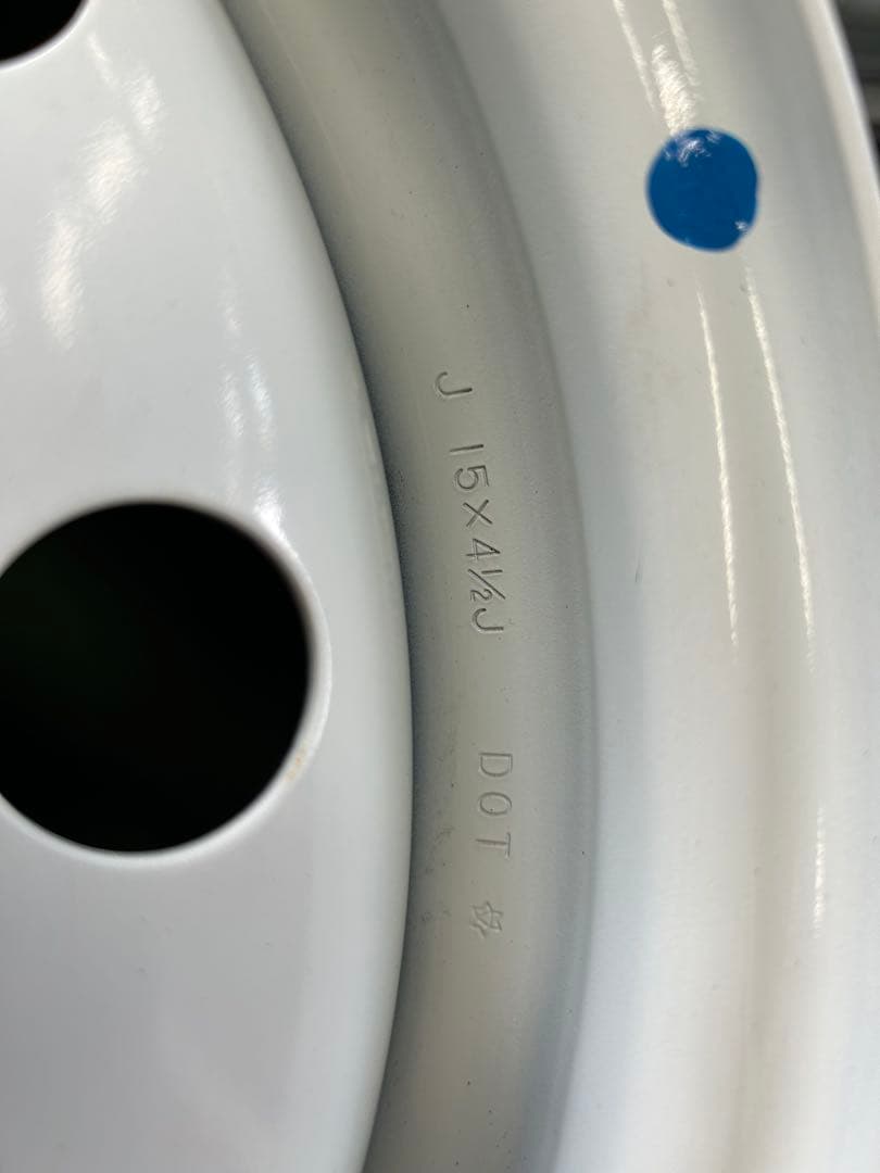 ダイハツ純正メーカーオプション？ホワイトホイール