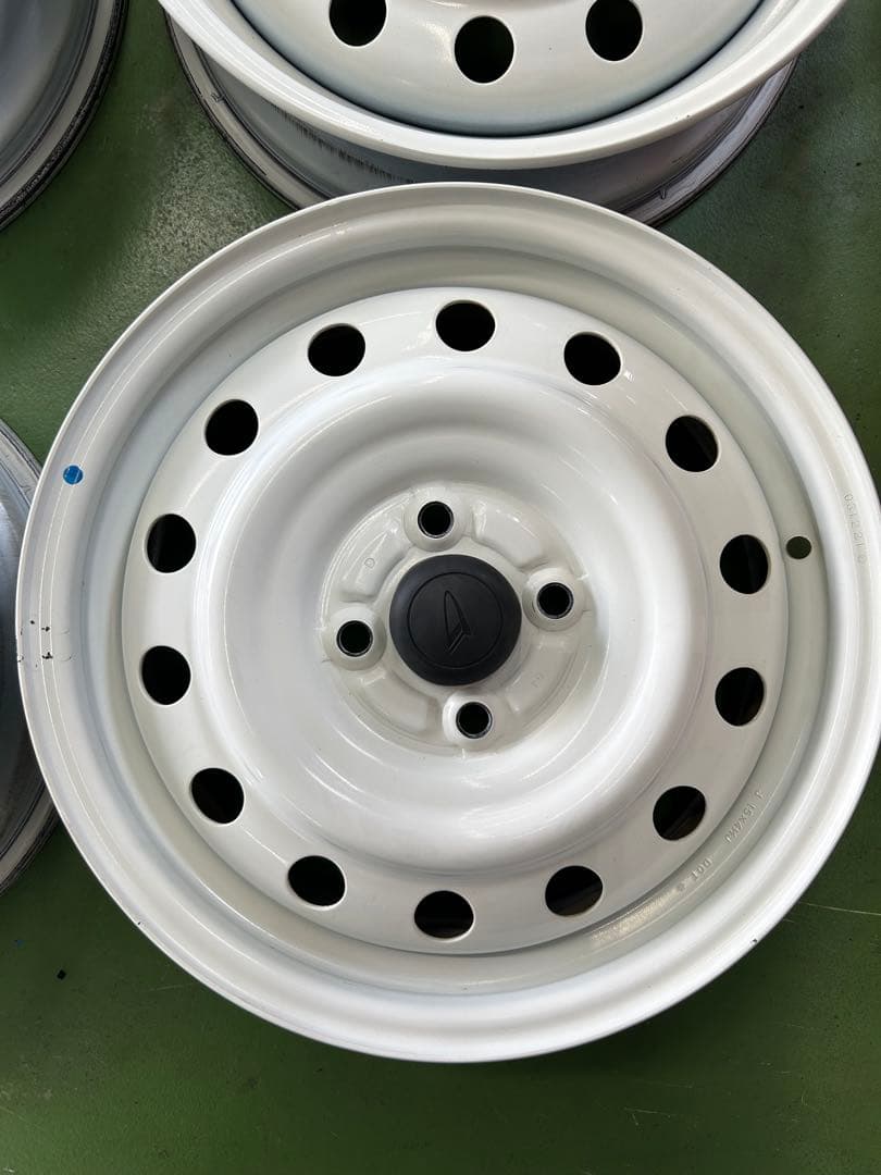 ダイハツ純正メーカーオプション？ホワイトホイール