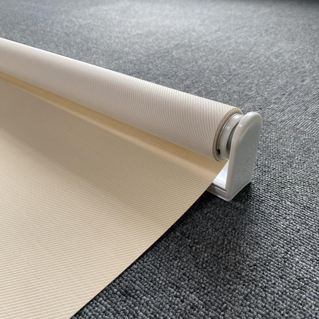 (KP049)【美品】防炎ロールスクリーン 幅160cm 丈140cm