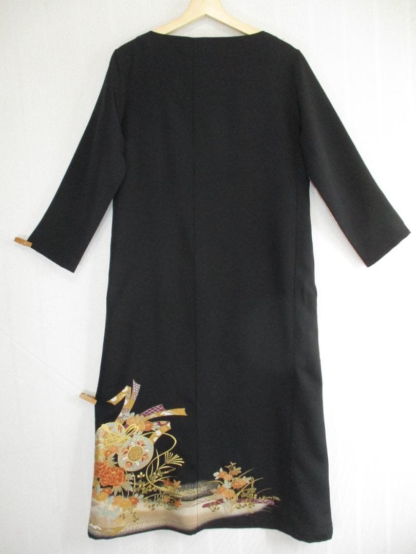 Ｌ～2Ｌサイズ　黒留袖からの着物リメイクドレスです 　着丈１２２cm