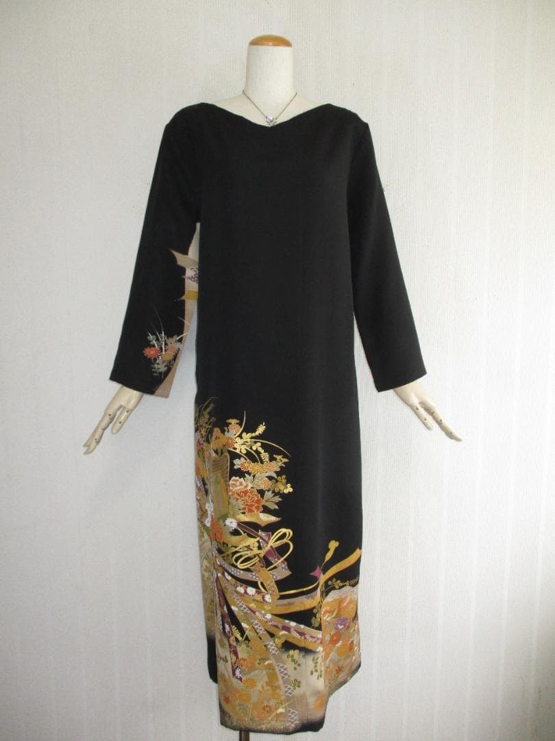 Ｌ～2Ｌサイズ　黒留袖からの着物リメイクドレスです 　着丈１２２cm