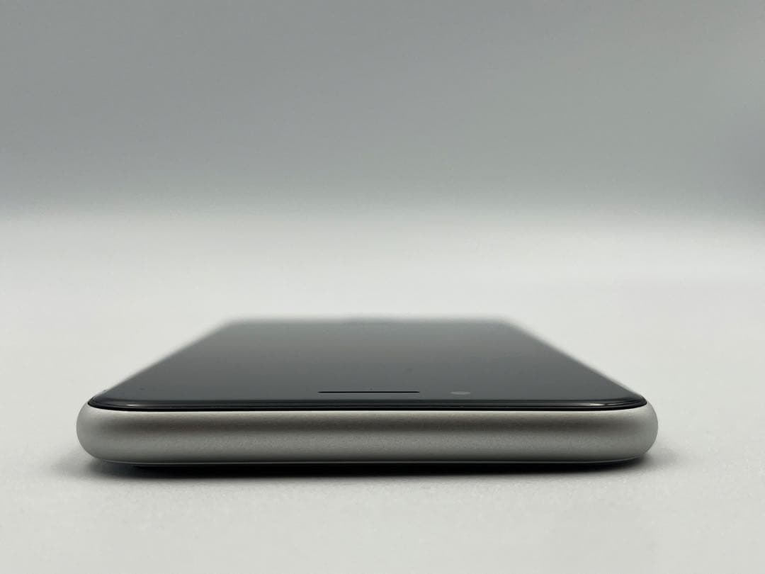 Apple iPhone SE (第二世代) A2296 64GB ホワイト