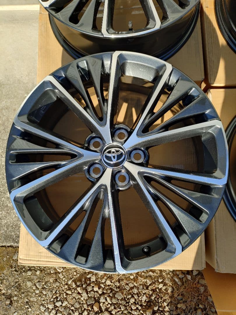 美品新車外し　25年式60プリウス　19インチホイール4本セット