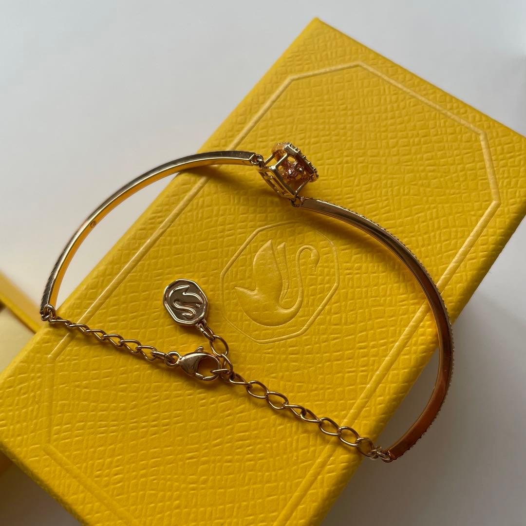 新品【定価2.4万】現行品スワロフスキーMillenia バングルボックスなし