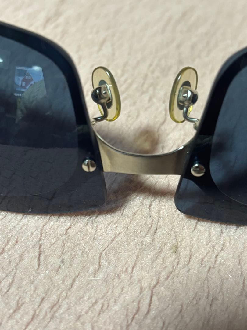 カルティエ　サングラス　特異デザイン