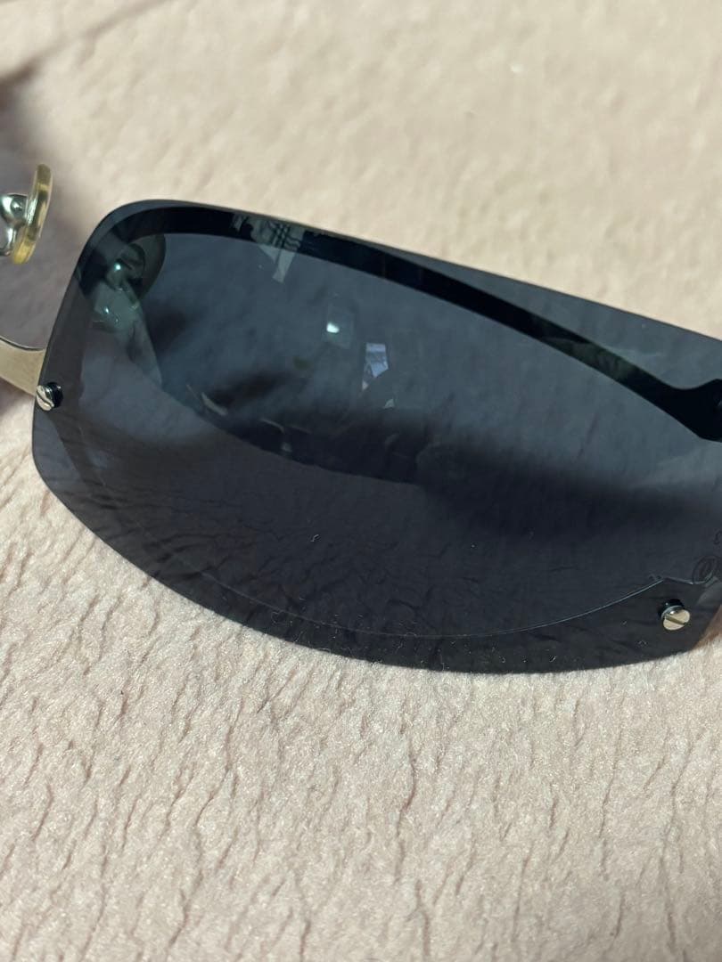 カルティエ　サングラス　特異デザイン