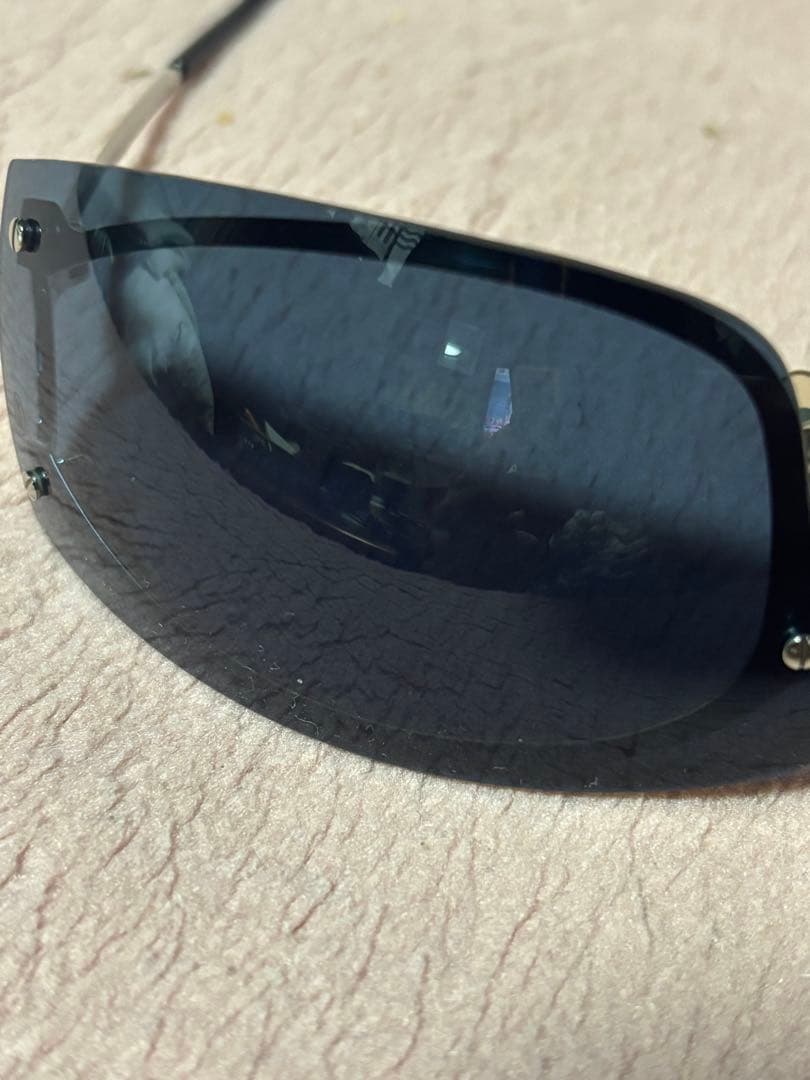 カルティエ　サングラス　特異デザイン