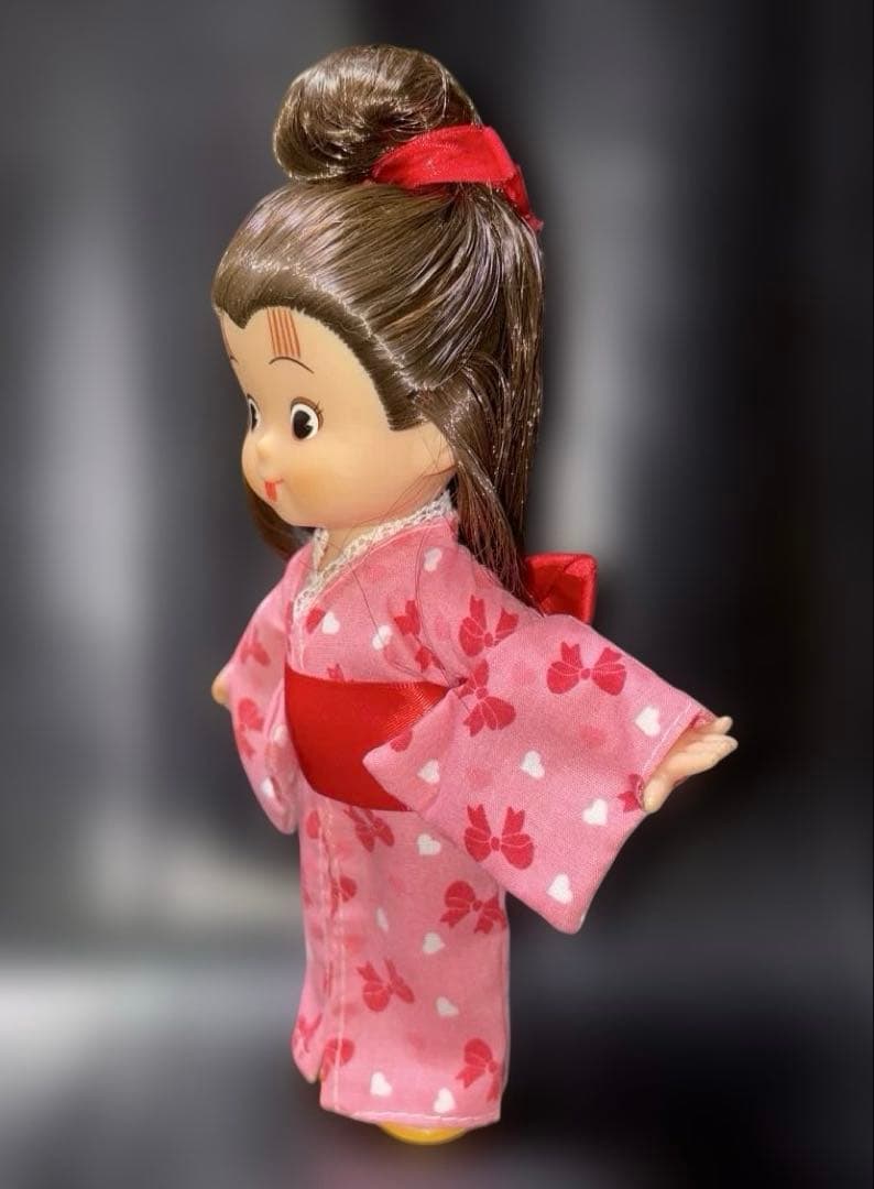 バンダイが1986年頃に発売「あんみつ姫」町人娘バージョンのソフビ人形小泉今日子