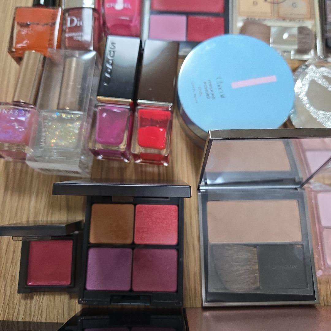 アイシャドウ　ルナソル　セット　シャネル　ディオール　アディクション　THREE